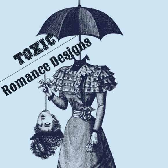 Earrings | Anatomical Hearts in Brass - Picture 3 of 3